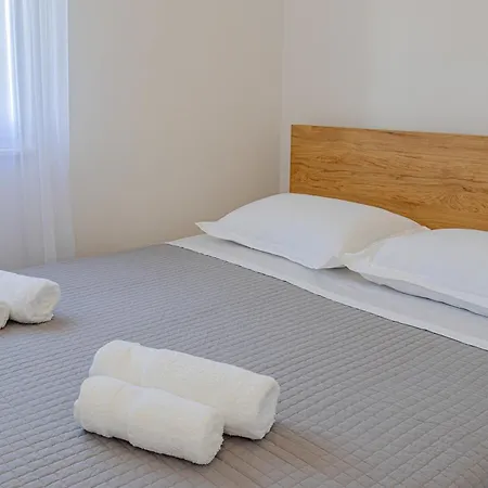Apartament With Parking Space Okrug Gornji, Ciovo - 23151 Trogir