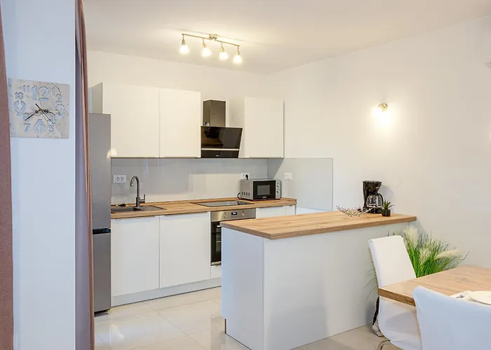 Apartment With Parking Space Okrug Gornji, Ciovo - 23151